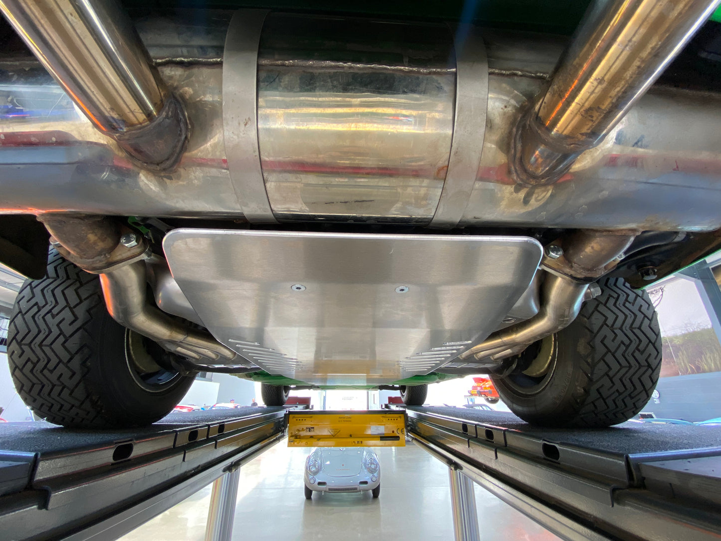 Rear skid plate