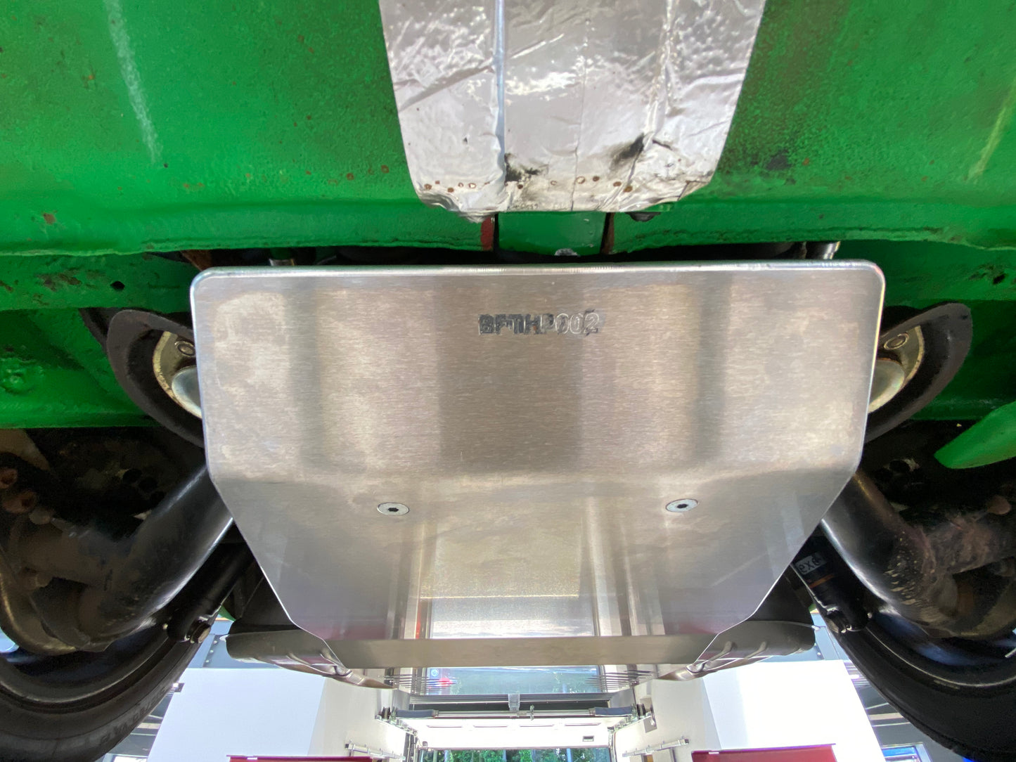 Rear skid plate